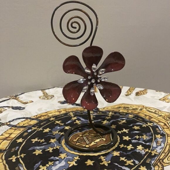 Studded flower photo/card holder.  - Picture 2 of 3